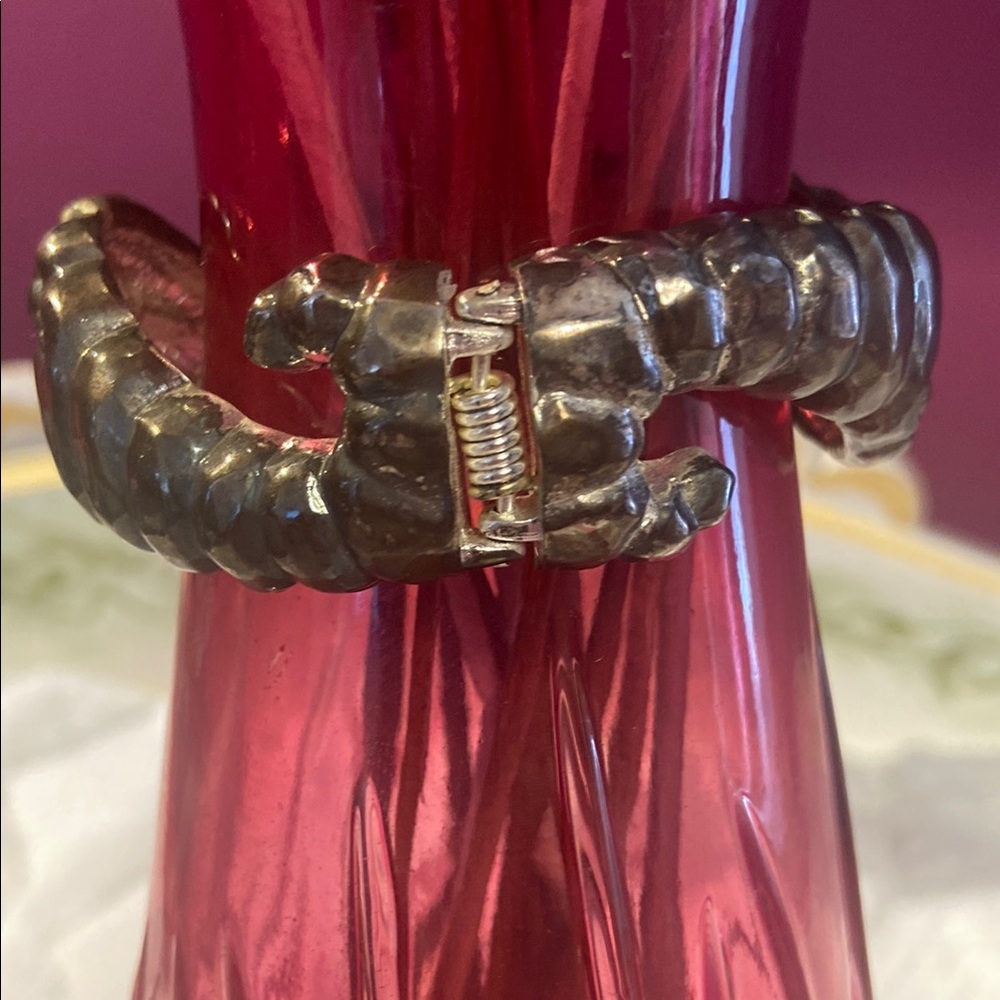 Seahorse Bracelet - Picture 5 of 11
